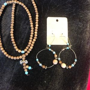 Necklace and earring set